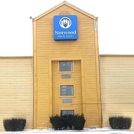 Norwood Inn & Suites Milwaukee Butler Eksteriør bilde