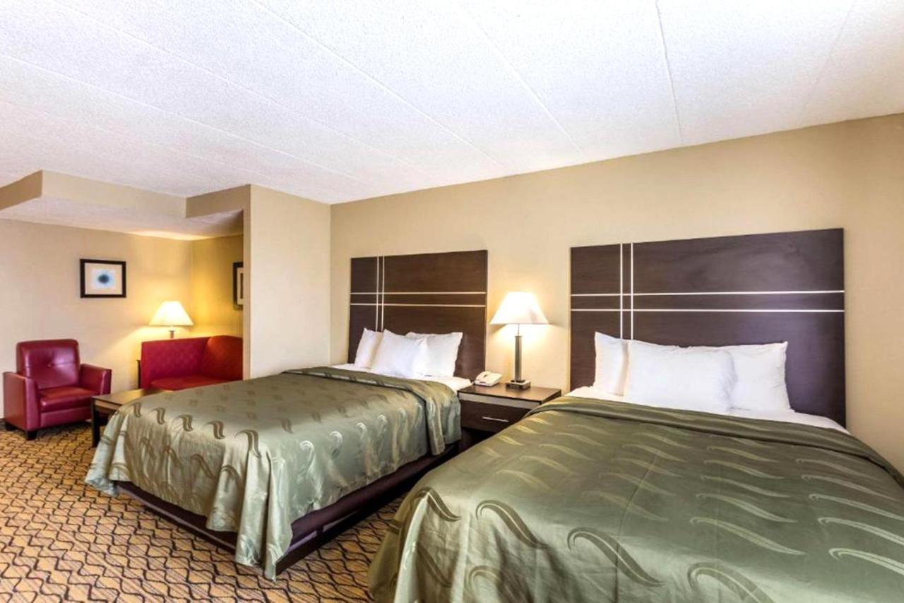 Norwood Inn & Suites Milwaukee Butler Eksteriør bilde
