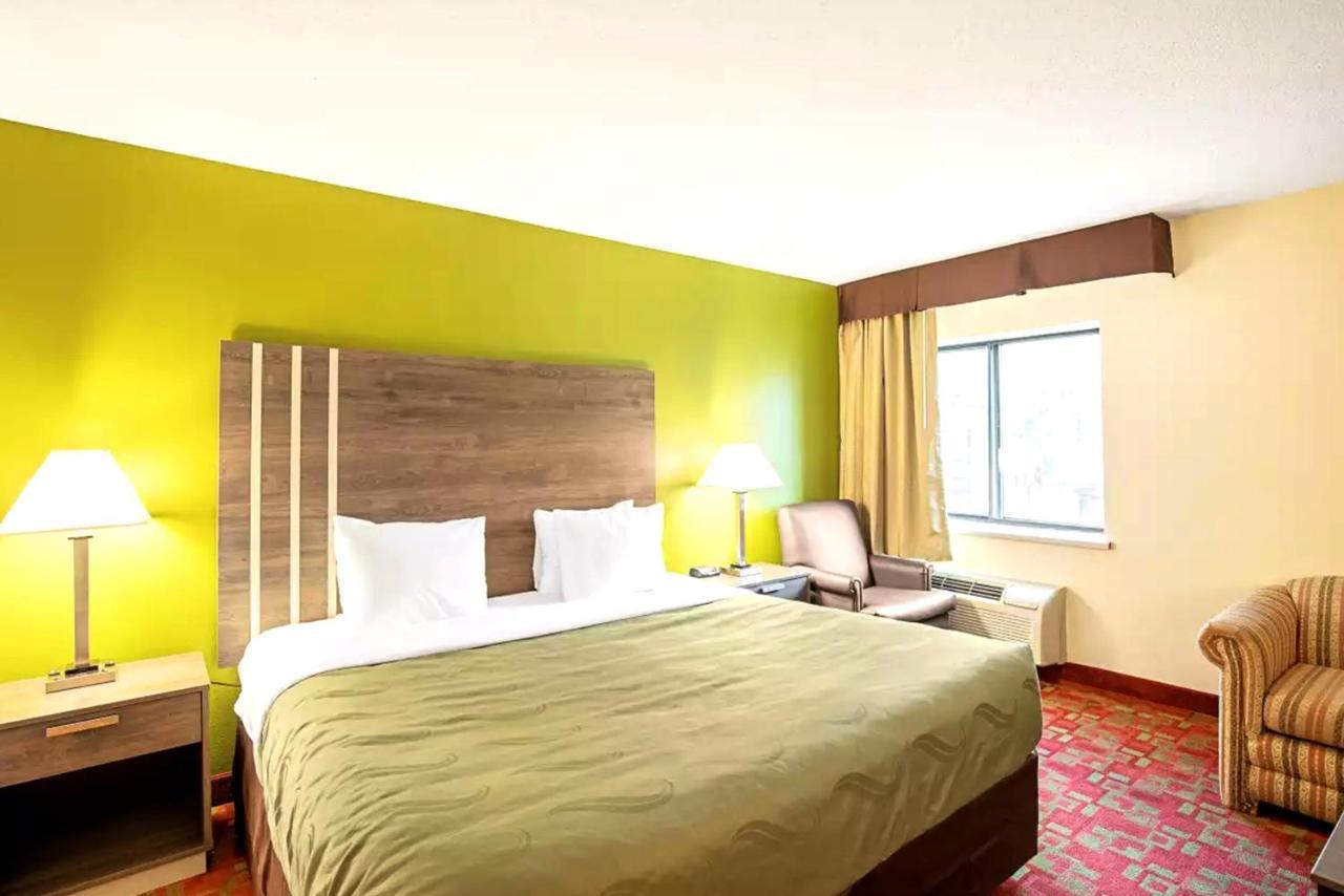 Norwood Inn & Suites Milwaukee Butler Eksteriør bilde